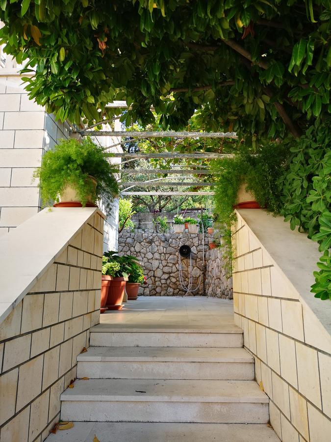 Apartments And Rooms Villa Mir ซาตอน ภายนอก รูปภาพ